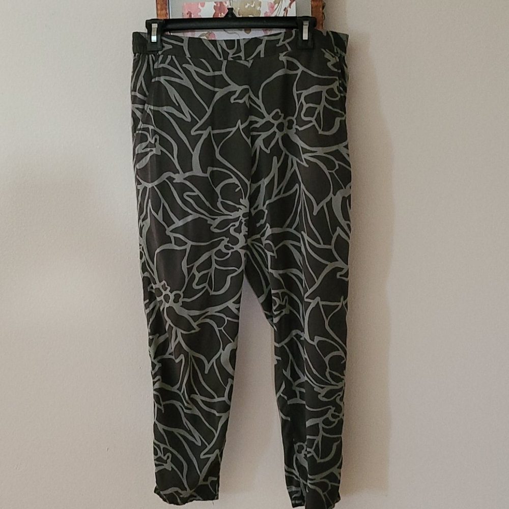 GAP Lounge Pants - Medium